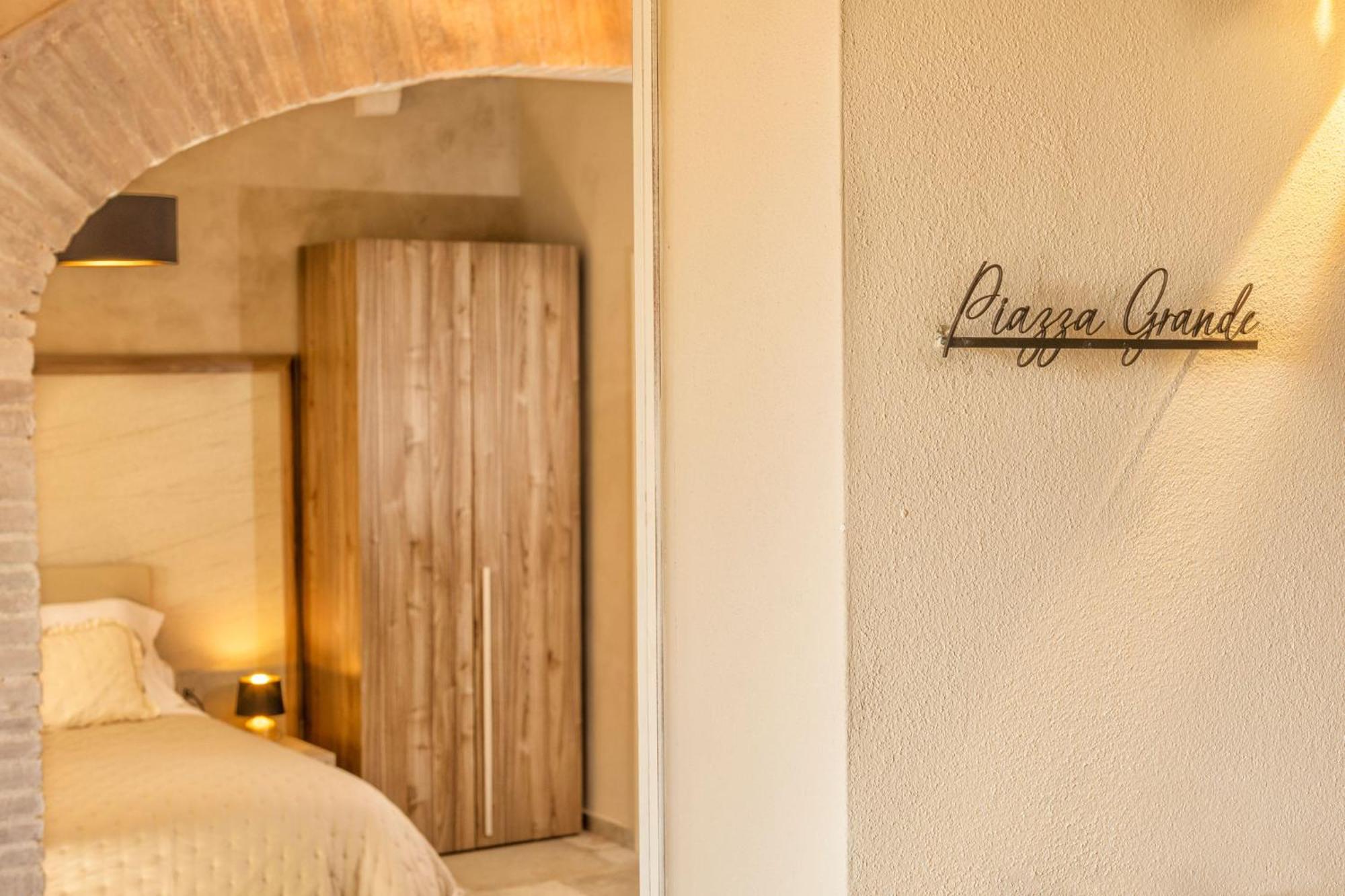Palazzo Falcinelli Luxury Room In Montepulciano Center With Air Conditioning And Elevator Exterior photo