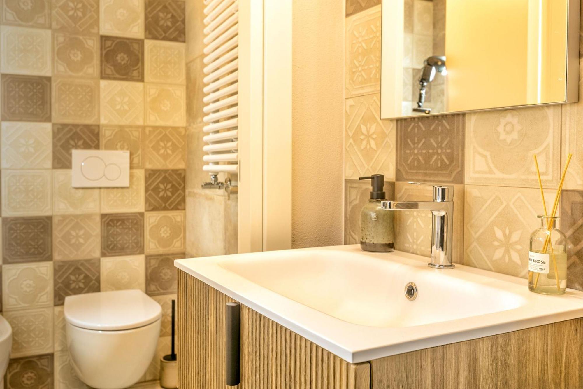 Palazzo Falcinelli Luxury Room In Montepulciano Center With Air Conditioning And Elevator Exterior photo