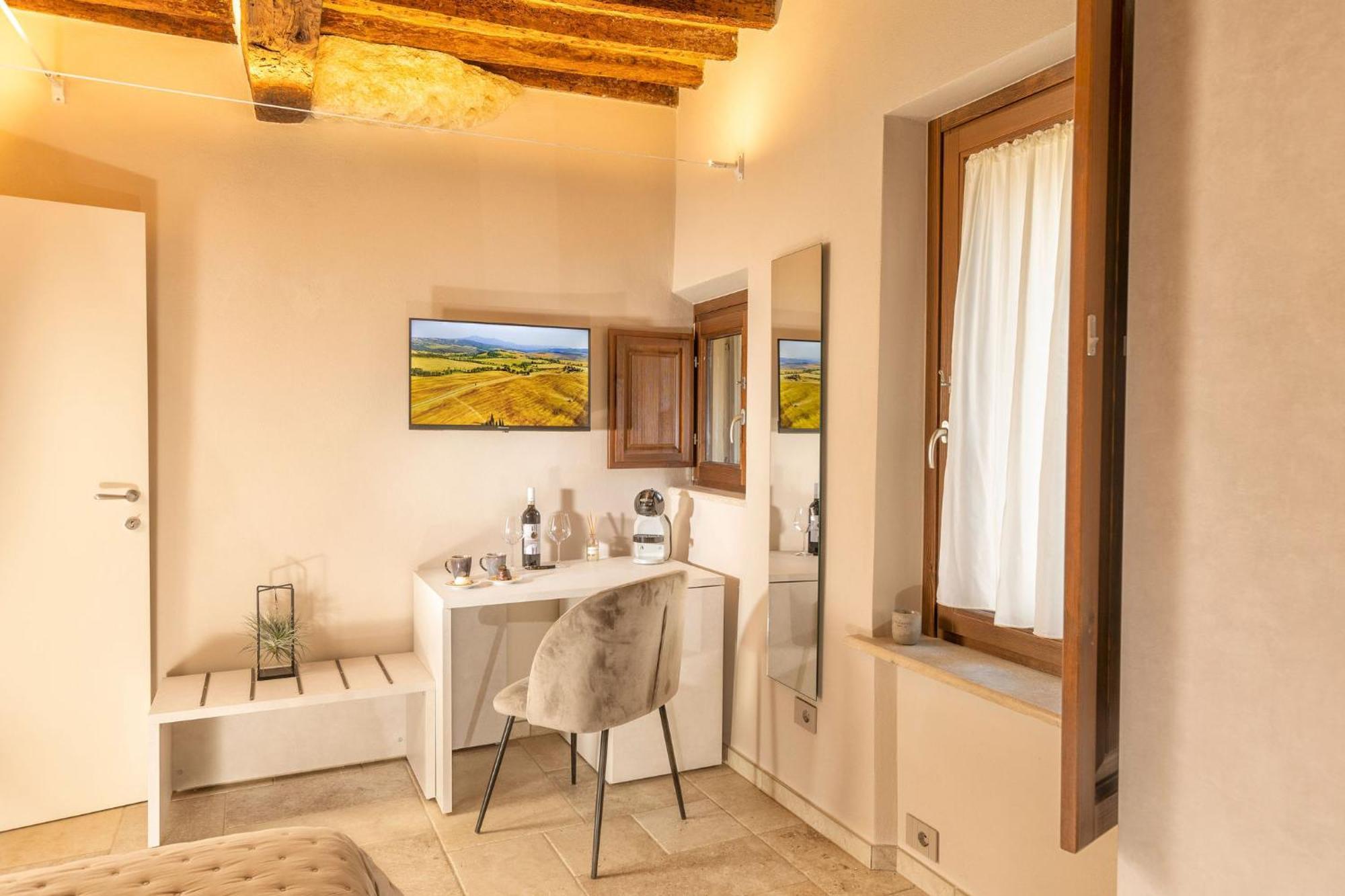 Palazzo Falcinelli Luxury Room In Montepulciano Center With Air Conditioning And Elevator Exterior photo