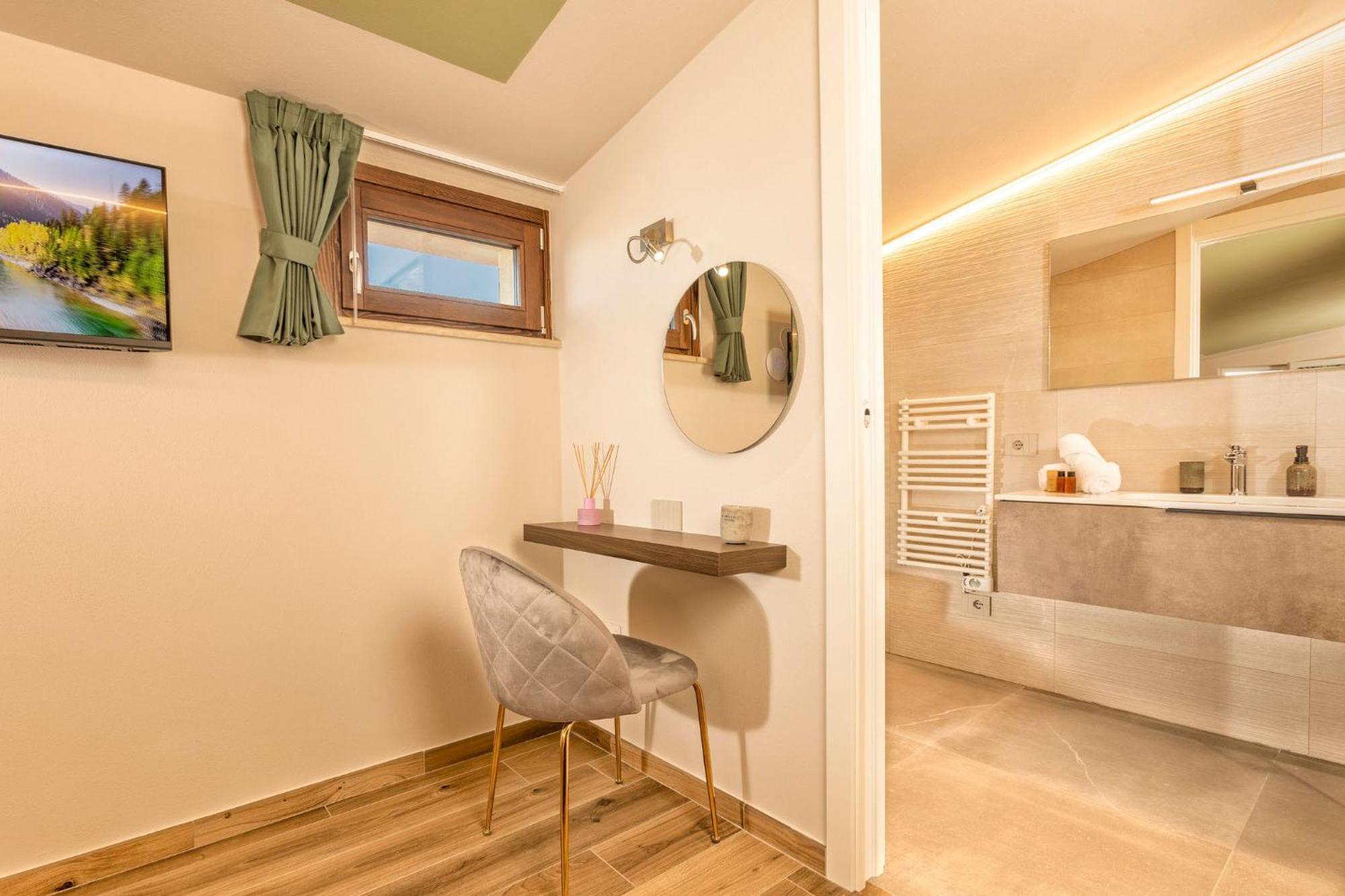 Palazzo Falcinelli Luxury Room In Montepulciano Center With Air Conditioning And Elevator Exterior photo