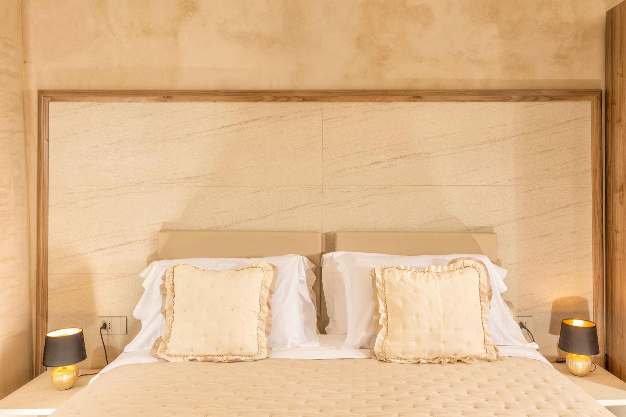 Palazzo Falcinelli Luxury Room In Montepulciano Center With Air Conditioning And Elevator Exterior photo